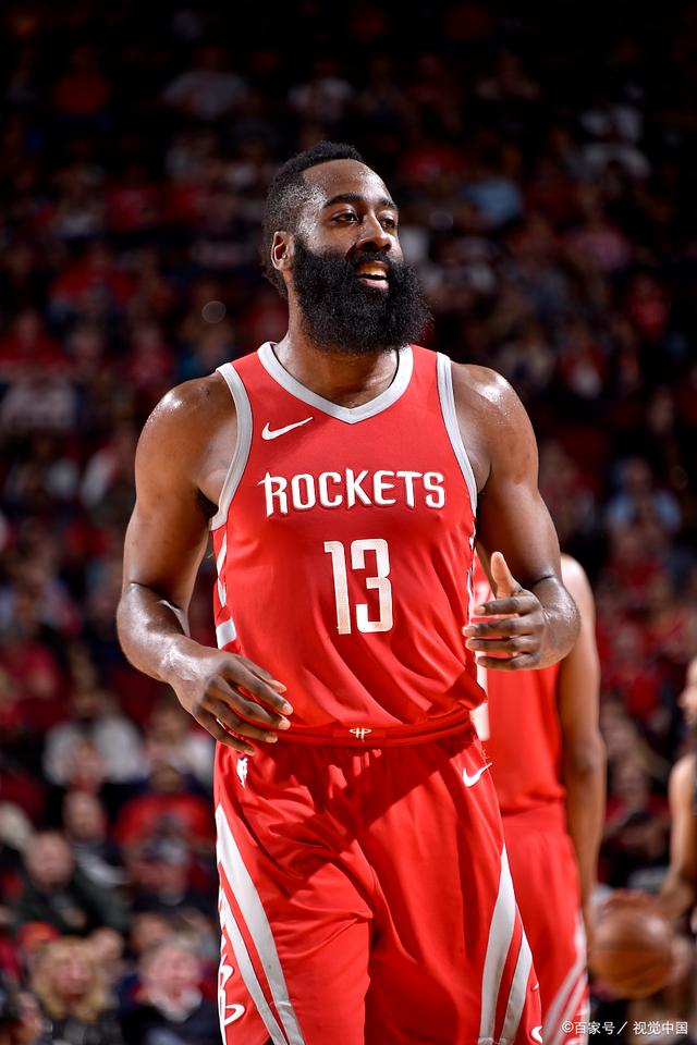 意甲焦点战：卡利亚里VS尤文图斯——实力碰撞下的胜负天平与比分推演