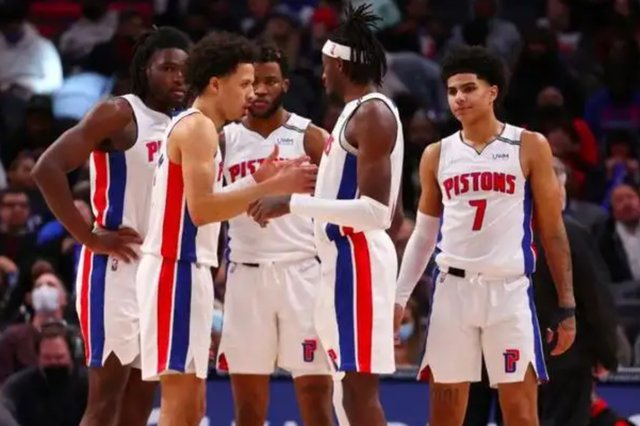 记者：因卡尔表现出色，拜仁高层希望更加依赖青训营年轻球员