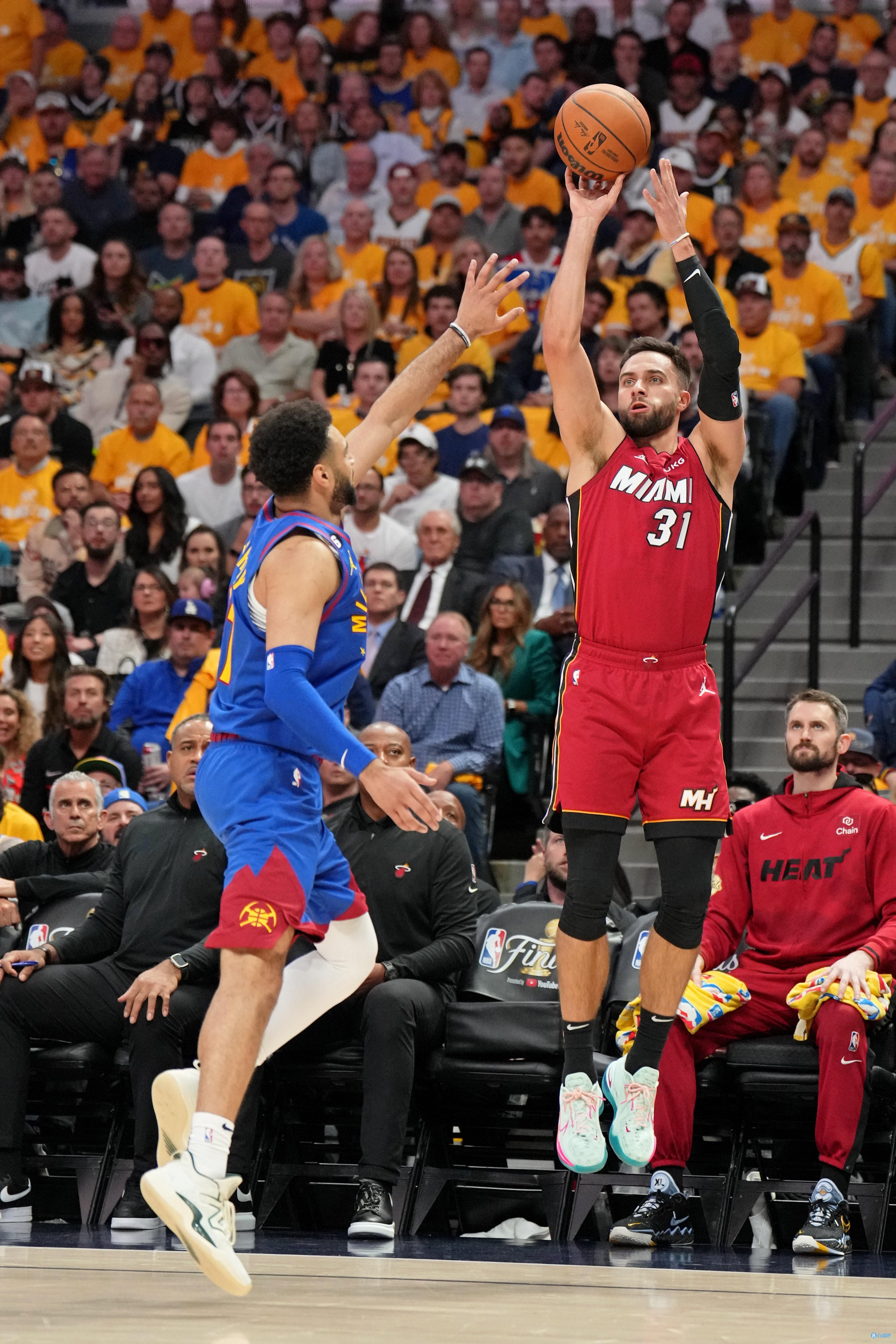 2025 年 11 月：日本职棒强投村上宗隆、冈本和真正式提交申请，通过入札制度挑战 MLB