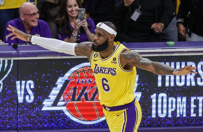 多伦多蓝鸟队宣布与核心强打包蒂斯塔签下一份 1+1 合约