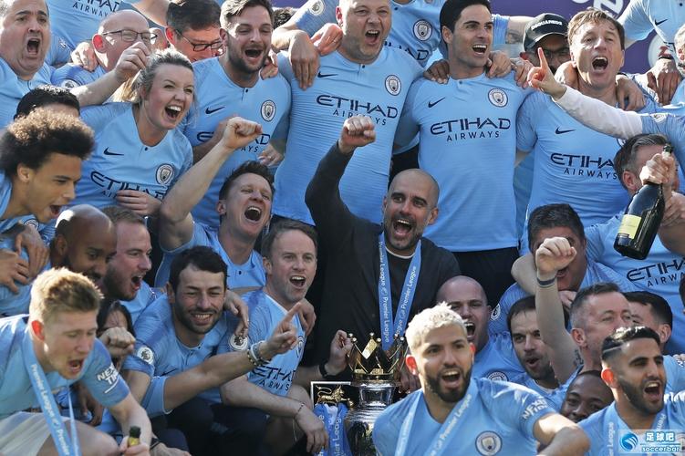 篮球篮网球队训练赛完成