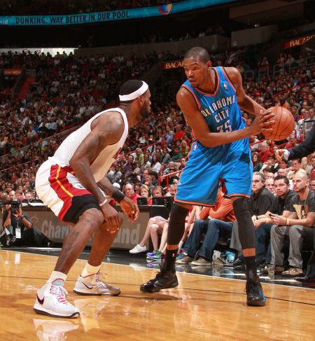 [法甲]对手门将“送大礼” 尼斯主场胜里尔