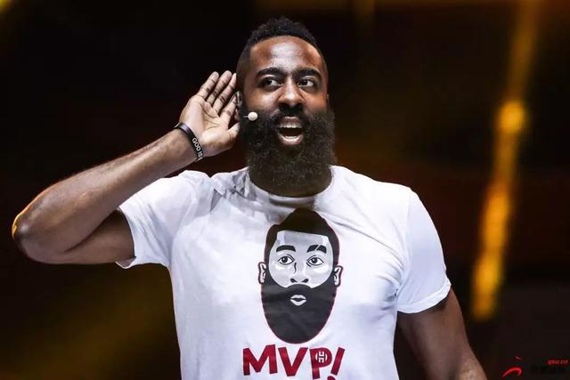 哈里·凯恩替补出场打入帽子戏法，五星拜仁轻松战胜斯图加特