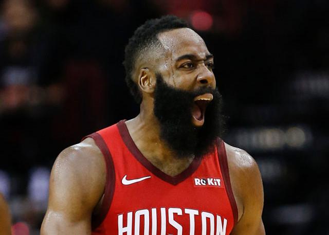 杰曼击地传球 周琦起飞双手隔扣朱俊龙