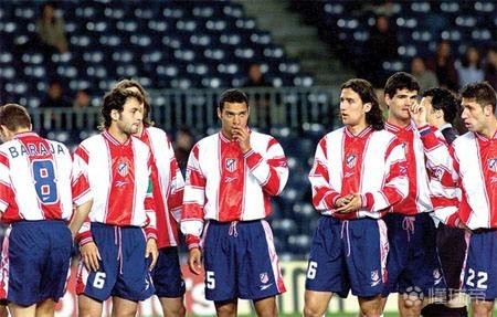 北青：国足本周将研究集训名单，朱辰杰是否戴面具出战很谨慎